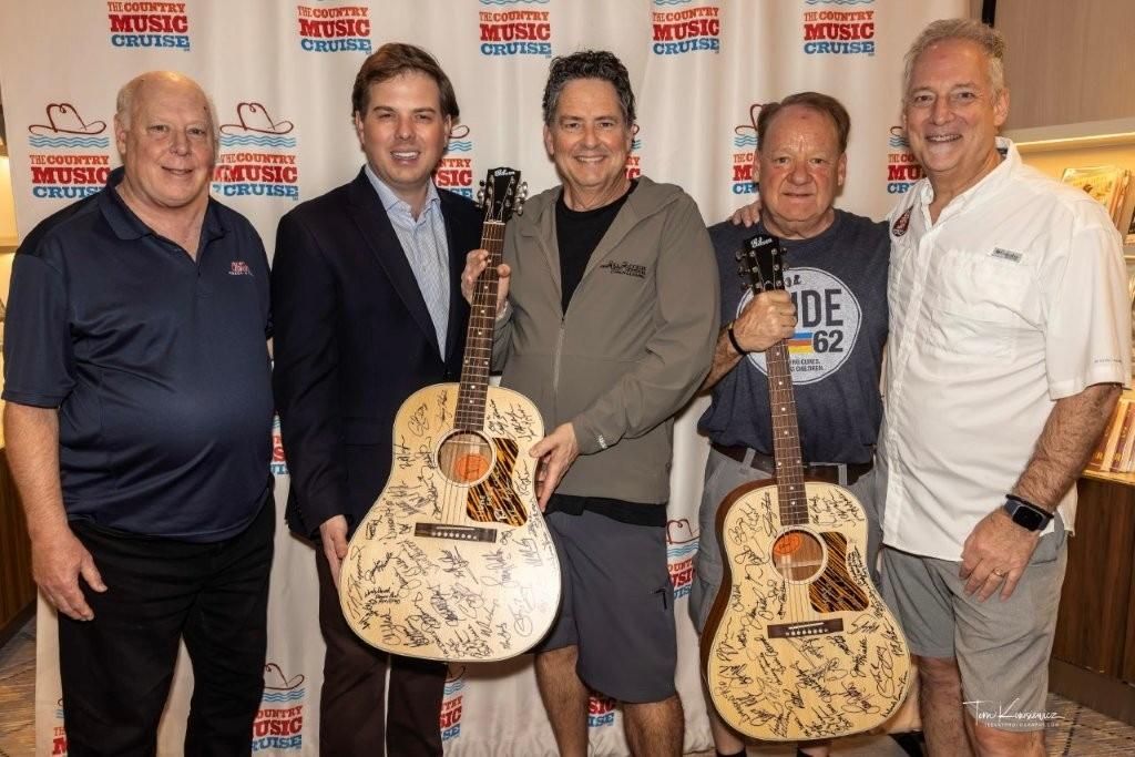 The Country Music Cruise Raises $90,000 for the Country Music Hall of Fame and Museum